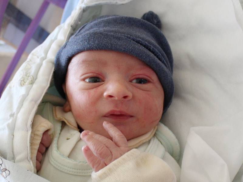 Mamince Lucii Jarolímkové z České Lípy se ve čtvrtek 19. října v 9:16 hodin narodil syn Sebastián Jarolímek. Měřil 52 cm a vážil 3,53 kg.  