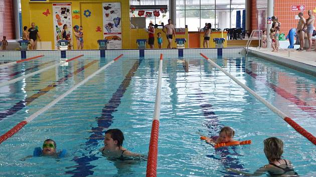 Plavecký bazén v českolipském Sportareálu.