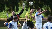 Kamenice (žlutozelené dresy) doma porazila Stráž nad Nisou 3:0.