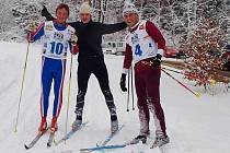 Nejrychlejší muži Silvestrovského běhu (zleva) Jan Doubek, vítězný Sebastian Klausch a stříbrný Sebastian Tzschach.