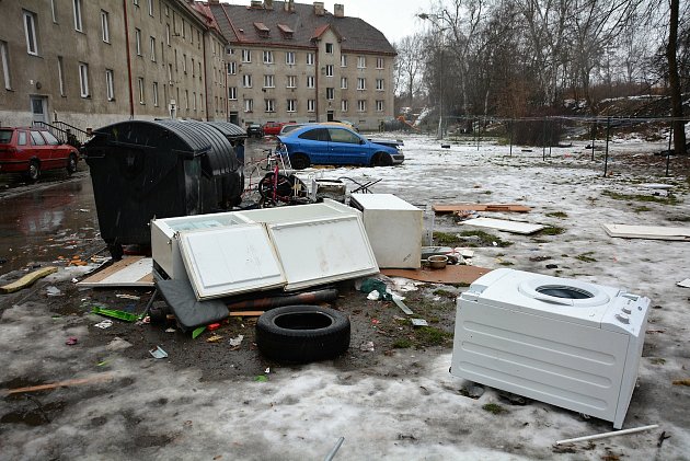 Strážníci Zdeněk Šafránek a Dalibor Pospíšil z Městské policie v České Lípě se do služby těší. Své povolání berou jako poslání, při kterém dbají na pořádek, ale mohou pomáhat svým spoluobčanům v řadě obtížných okamžiků. Nevyjímaje ani ty jedince, s nimiž 