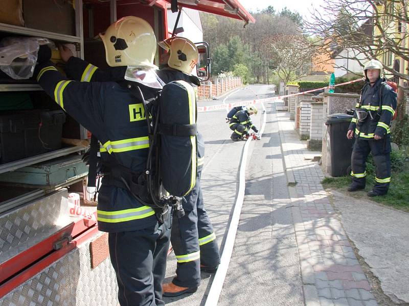 Hasiči při úniku plynu zajistili okolní ulice