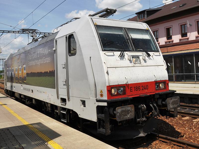 Firma Bombardier je největším světovým výrobcem letadel a vlaků.