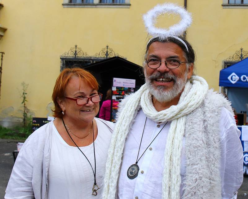 Slavnosti v pohádkovém duchu uspořádaly Doksy v areálu místního zámku.