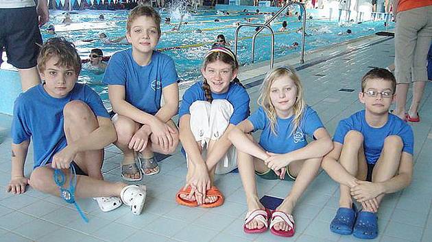 Zleva Richar Mígl, Jakub Češka,  Adéla Kopecká, Martina Vlasáková, Miroslav Langer.