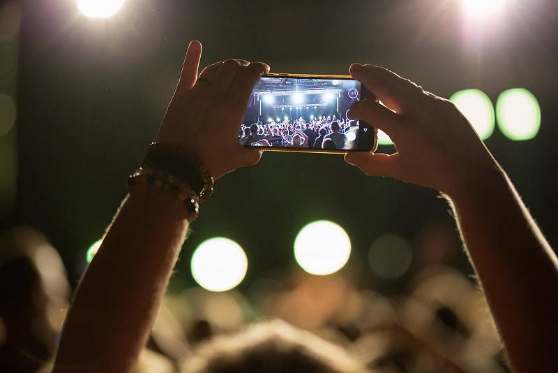 Českolipský Kulturní dům Crystal hostil koncert funkové legendy české hudební scény kapely J.A.R.