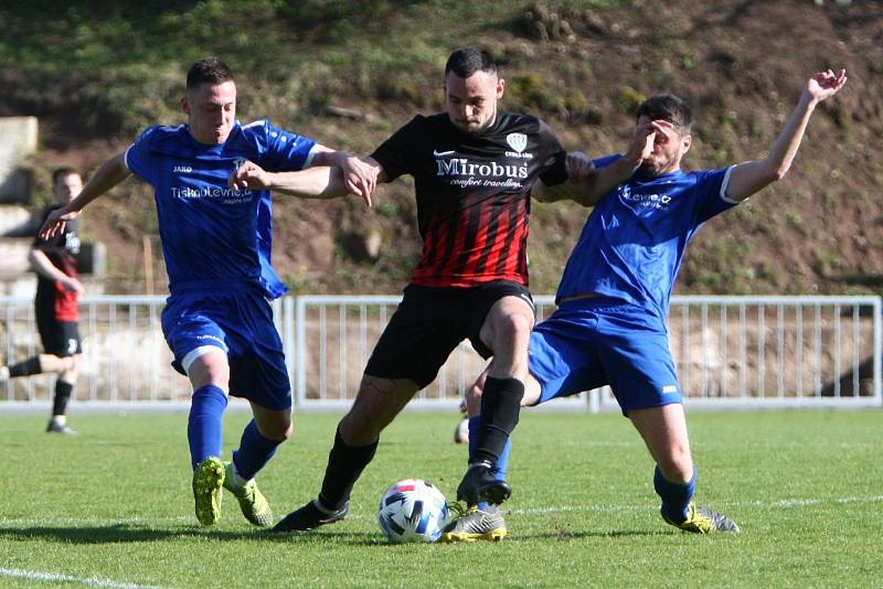 Fotbalisté České Lípy vyhráli na půdě Českého Brodu 1:0.