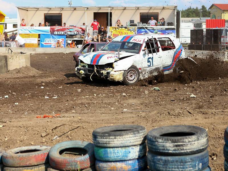 Destruction derby na autodromu. Den druhý.