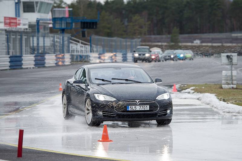 První kurz bezpečné jízdy se uskutečnil v neděli 6. ledna 2019 na autodromu v Sosnové u České Lípy.