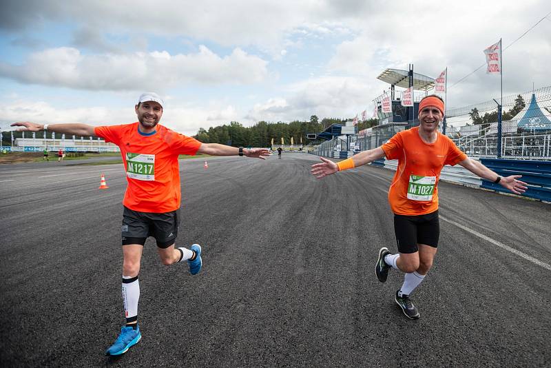 Slunečný podzimní den přivítal téměř 850 účastníků letošního City Cross Run & Walk v České Lípě.