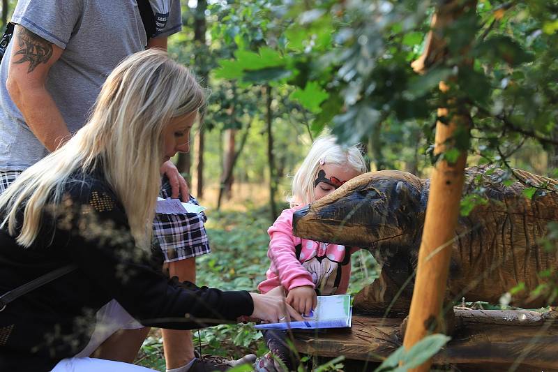 Novou naučnou trasu otevřeli v sobotu v Kravařích. Liščí stezka s osmi zastávkami je dlouhá necelých 5,5 kilometru.