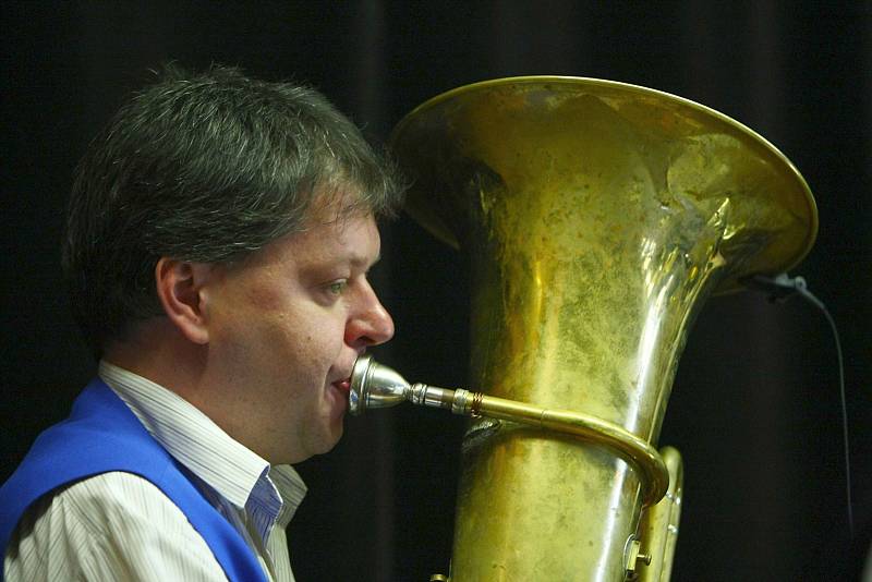 Novoborská Sklářská muzika slavila 40 let na scéně.