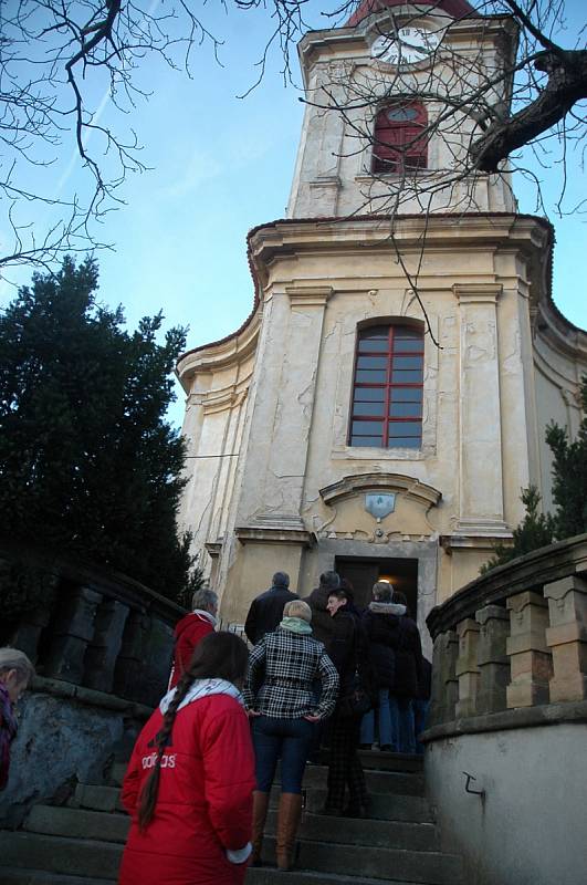 Holany: kostel sv. Maří Magdalské.