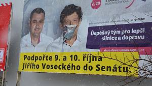 Hlavy politiků zůstaly na billboardech v České Lípě