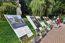 Výstava Krajem svaté Zdislavy je k vidění v českolipském parku.