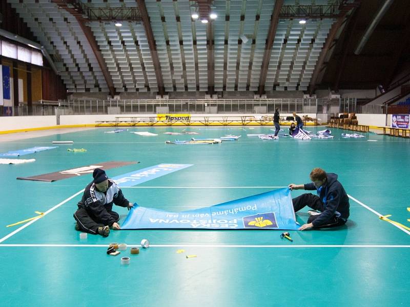 Florbalový svět obrací oči do České Lípy. Euro Floorball Tour 2014 vypukne na zimním stadionu už v pátek.