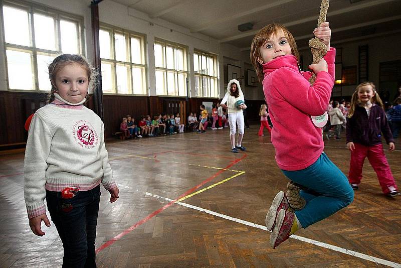 Dne otevřených dveří na ZŠ Dr. Miroslava Tyrše v České Lípě využili předškoláci z MŠ Arbesova a školu si důkladně prohlédli.