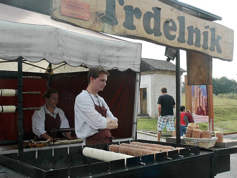 Oslavu křehké skleněné krásy a bohatý program si nenechaly ujít stovky lidí.