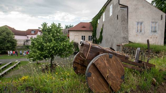 Noční prohlídky na hradě Lipý.