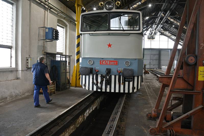 Nadšenci v Lípě zachraňují unikátní lokomotivu. Strojvůdce Zbyněk Beneš.