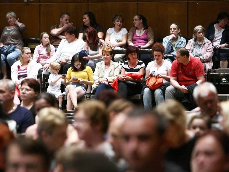 Šestadvacátá školní akademie ZŠ 28. října v České Lípě se konala v KD Crystal.