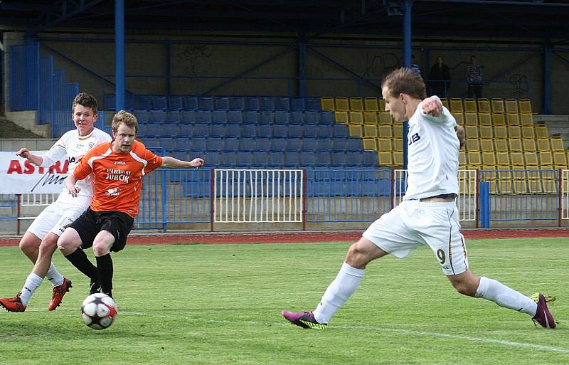 Derby u Ploučnice lépe zvládli fotbalisté Doks. 