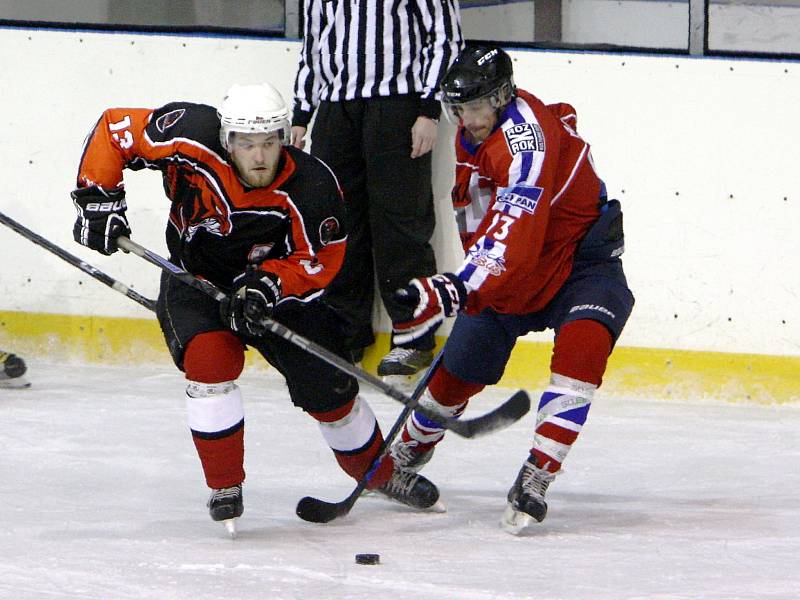 HC Česká Lípa - Varnsdorf 7:4 (5:0, 0:2, 2:2).