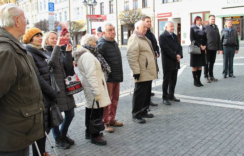 U příležitosti 170. výročí narození T. G. Masaryka se v České Lípě konalo tradiční setkání u jeho busty na náměstí.