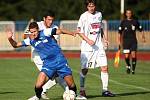 Druhé kolo Poháru České pošty se hrálo na českolipském fotbalovém stadionu ve středu 29. srpna mezi domácím Arsenalem (v modrém) a FK Varnsdorf.