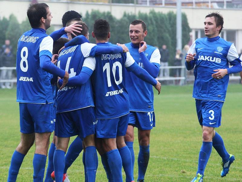 Fotbalisté českolipského Arsenalu při vítězném zápase v Horních Měcholupech.