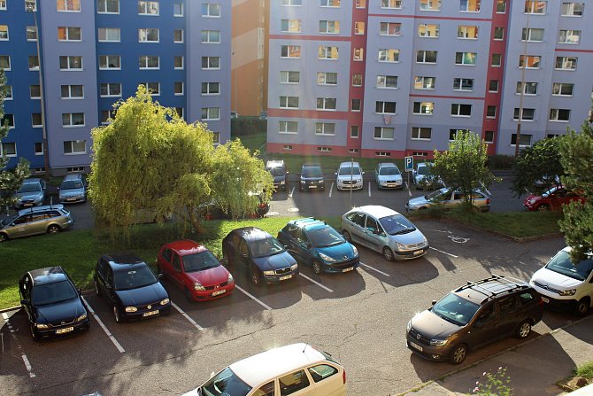 Českolipská radnice řeší problémy s nedostatkem parkovacích míst.