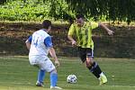 Kamenice (žlutozelené dresy) doma porazila Stráž nad Nisou 3:0.