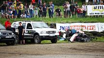 Destruction derby na autodromu. Den první.