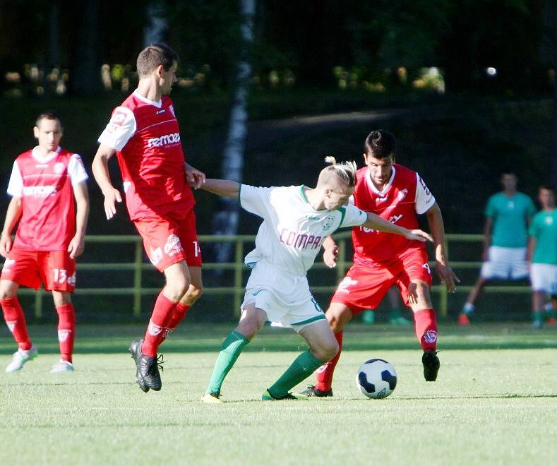 V prvním kole Poháru FAČR podhl Nový Bor Pardubicím těsně 0:1. 