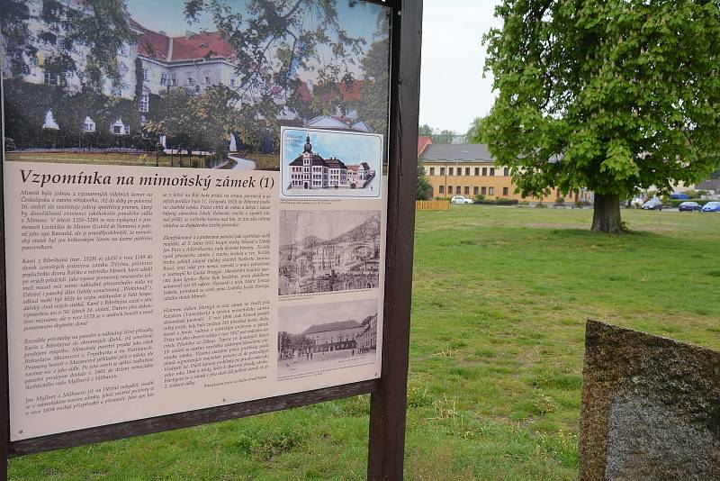 Mnoho jizev má na své tváři třetí největší město českolipského okresu.  Asi tou největší je zničené historické náměstí.