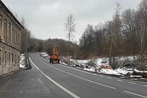 silnice I/9 u Podolce na Českolipsku, kácení nebezpečných topolů.FOTO: Zuzka Martínková