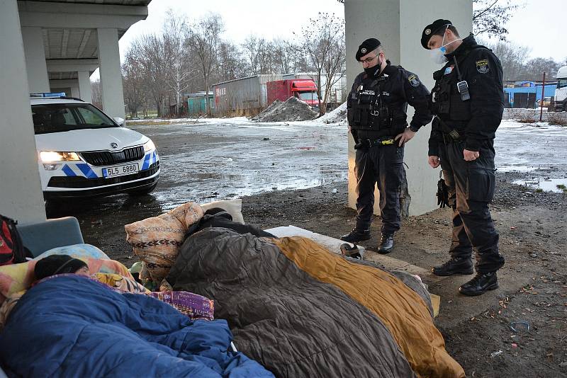 Strážníci Zdeněk Šafránek a Dalibor Pospíšil z Městské policie v České Lípě se do služby těší. Své povolání berou jako poslání, při kterém dbají na pořádek, ale mohou pomáhat svým spoluobčanům v řadě obtížných okamžiků.