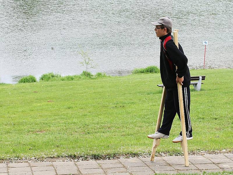 Na návštěvníky čekalo loutkové představení, stavění hradu z písku, ukázky karate nebo malování na obličej. 