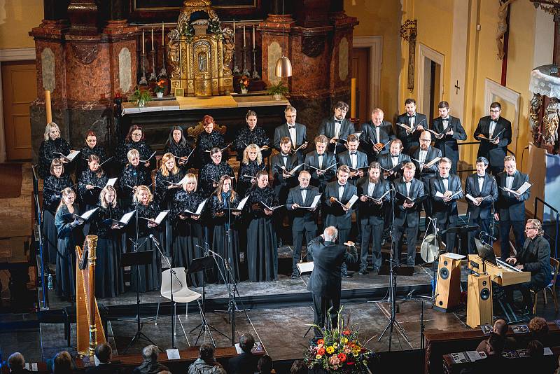 Závěrečný koncert festivalu Lípa Musica hostil v českolipské bazilice Všech svatých Český filharmonický sbor Brno.