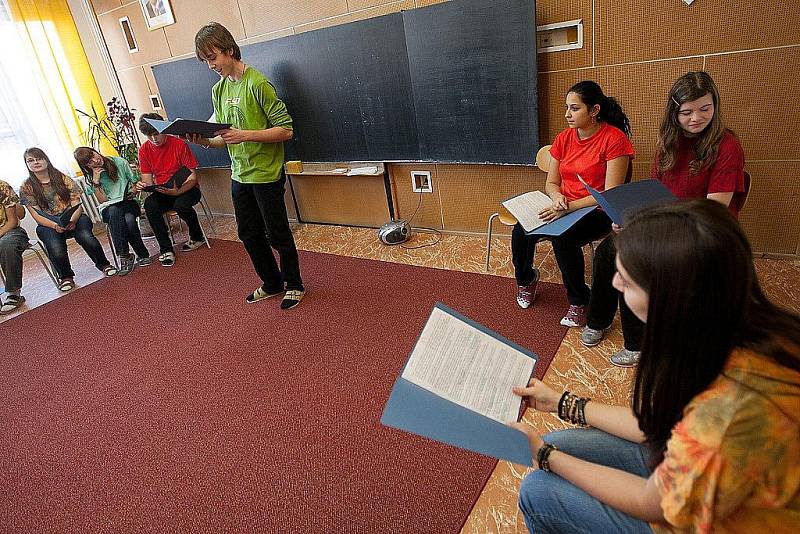 Na Střední odborné škole Lužická v České Lípě proběhla vernisáž studentských prací v rámci projektu Dny lipových květů. 