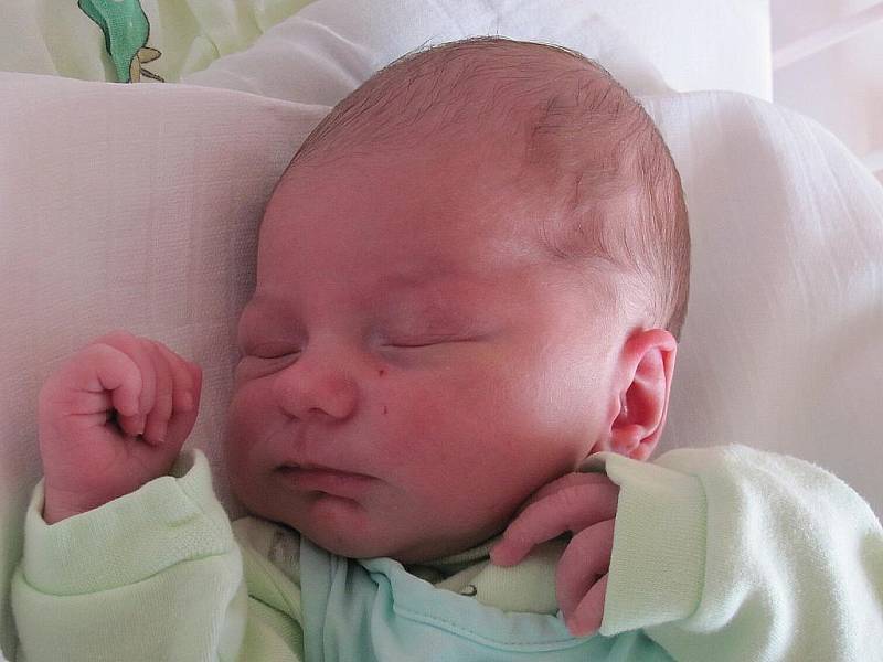 Mamince Lucii Lodinové z České Lípy se 8. července v 11:36 hodin narodil syn Matyáš Lodin. Měřil 49 cm a vážil 3,45 kg.