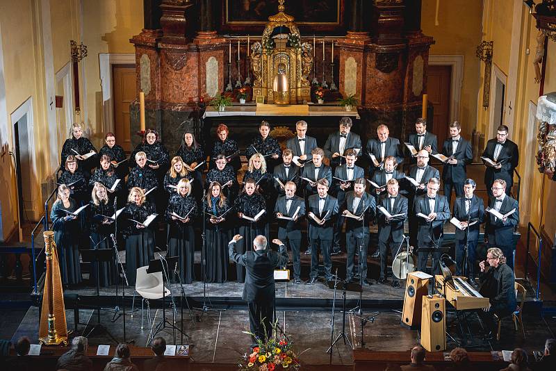 Závěrečný koncert festivalu Lípa Musica hostil v českolipské bazilice Všech svatých Český filharmonický sbor Brno.