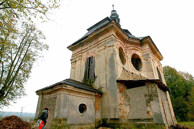 Kaple sv. Jana Nepomuckého ve Sloupu v Čechách v roce 2011.