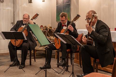 Koncert tří kytaristů v kostele sv. Ducha v novoborských Arnultovicích