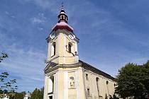 Kostel svatého Petra a Pavla ve Volfarticích.