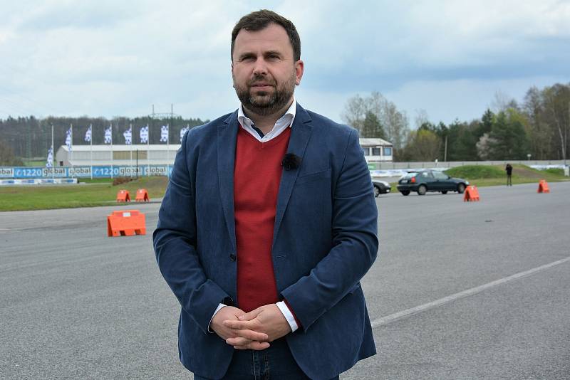 Projekt Start Driving na Autodromu v Sosnové.