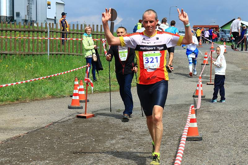 V Brništi odstartoval šestý ročník běžeckého závodu Brnišťský půlmaraton.