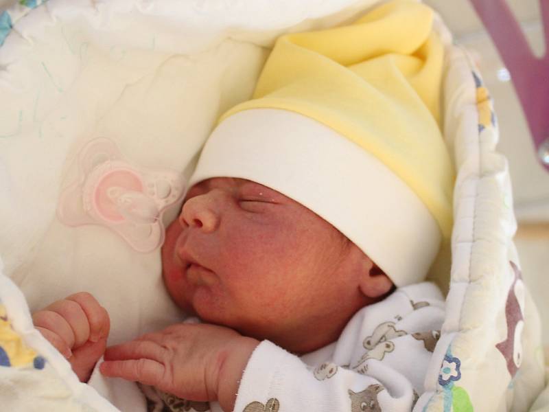 Mamince Lucii Pačajové z Jiříkova se ve čtvrtek 22. listopadu narodil syn Leon Pačaj. Měřil 48 cm a vážil 3,50 kg.