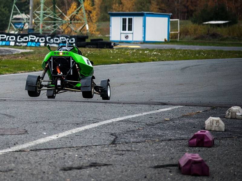 Na autodromu v Sosnové u České Lípy se o víkendu rozdělovaly poslední body do šampionátu s názvem Rallycross Cup.