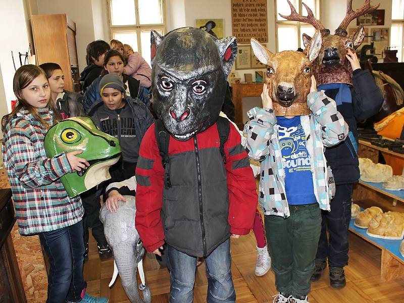 Od roku 2008 je v sídle firmy otevřená soukromá expozice historie karnevalového zboží E. H. Muzeum s kreativní dílnou pro děti.